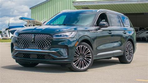 The 2025 Lincoln Aviator Needs To Try Harder .